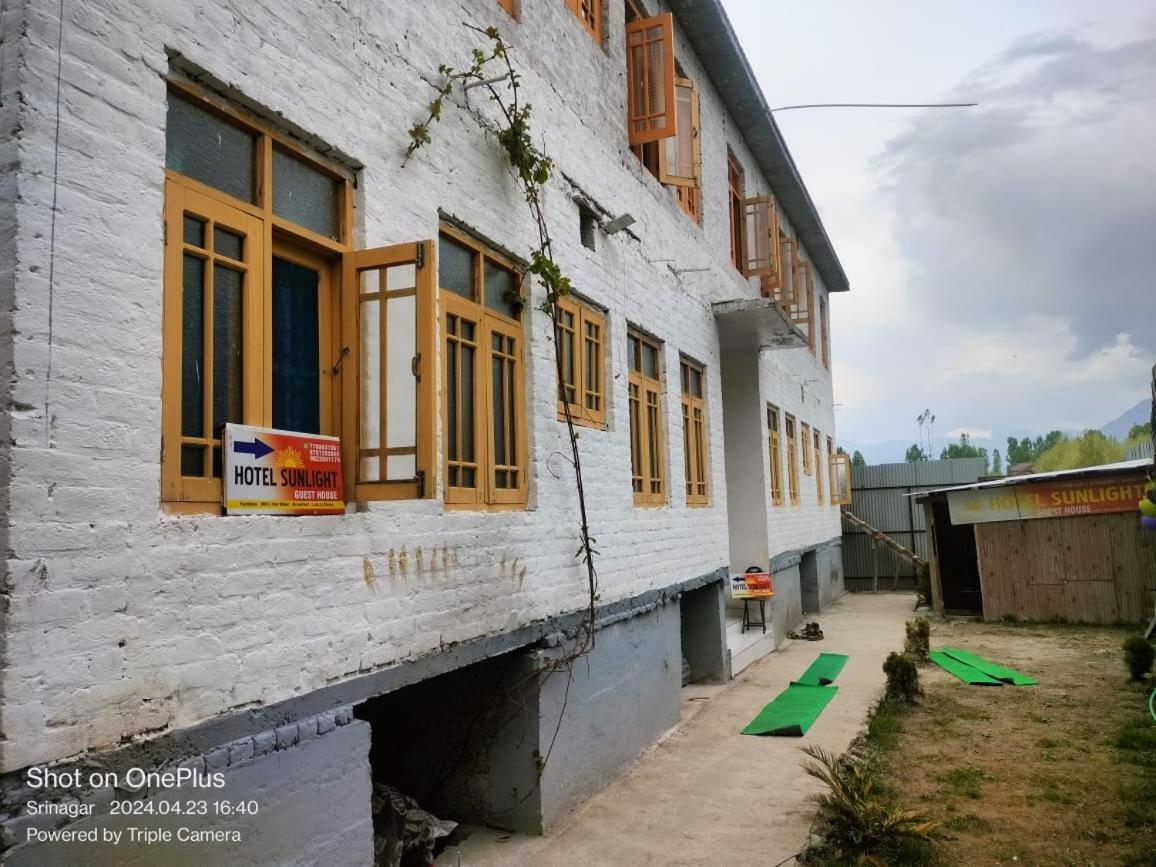 Hotel Sunlight Srinagar Exterior foto